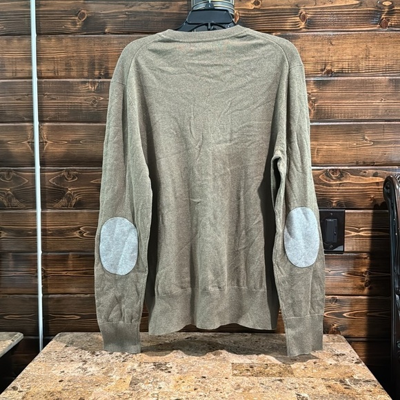 Banana Republic Men’s Sweater - Picture 8 of 12